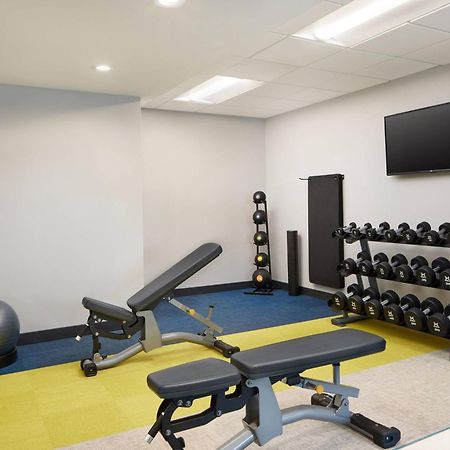 Towneplace Suites By Marriott Tampa Casino Area Orient Park Esterno foto