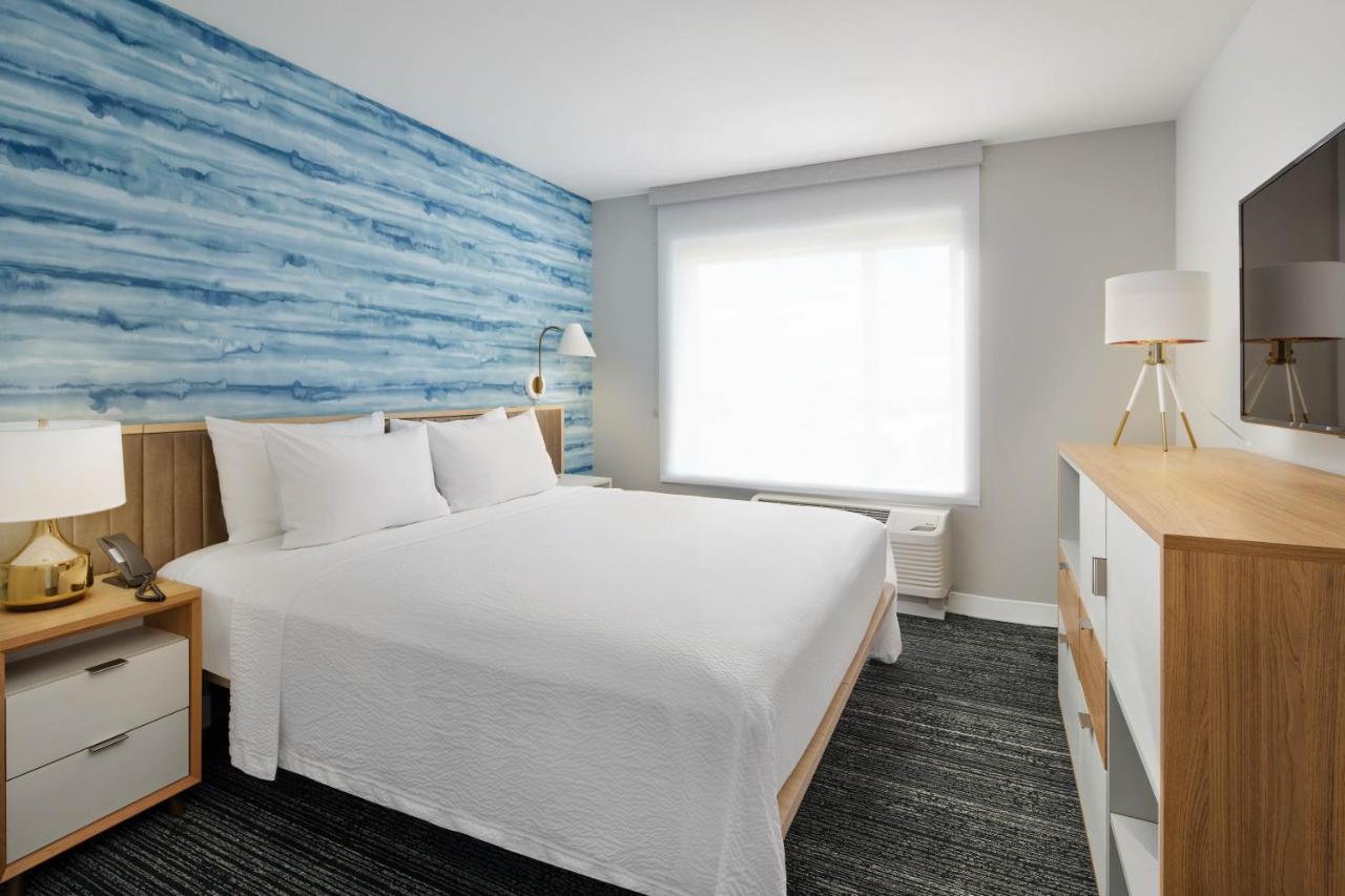 Towneplace Suites By Marriott Tampa Casino Area Orient Park Esterno foto